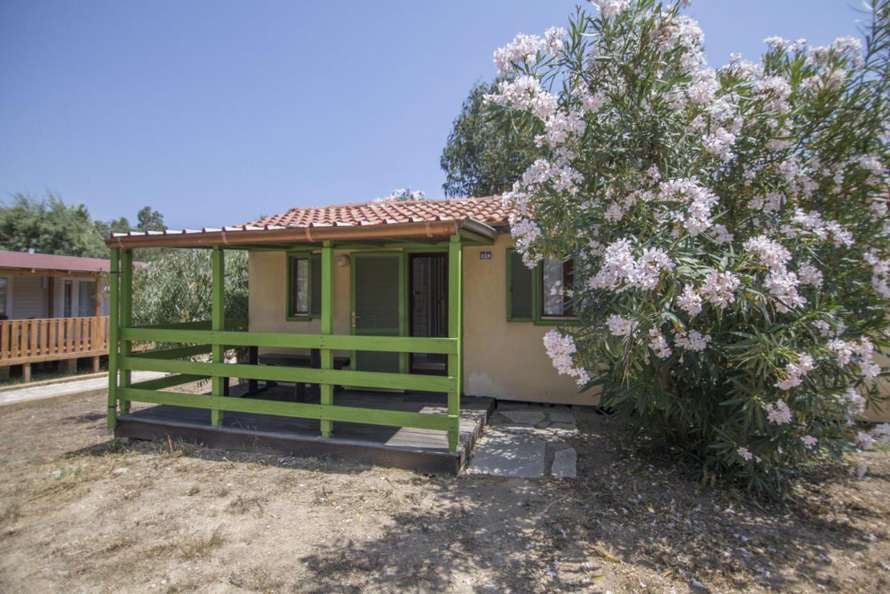 Campeggio Villaggio Sos Flores Tortolì Buitenkant foto