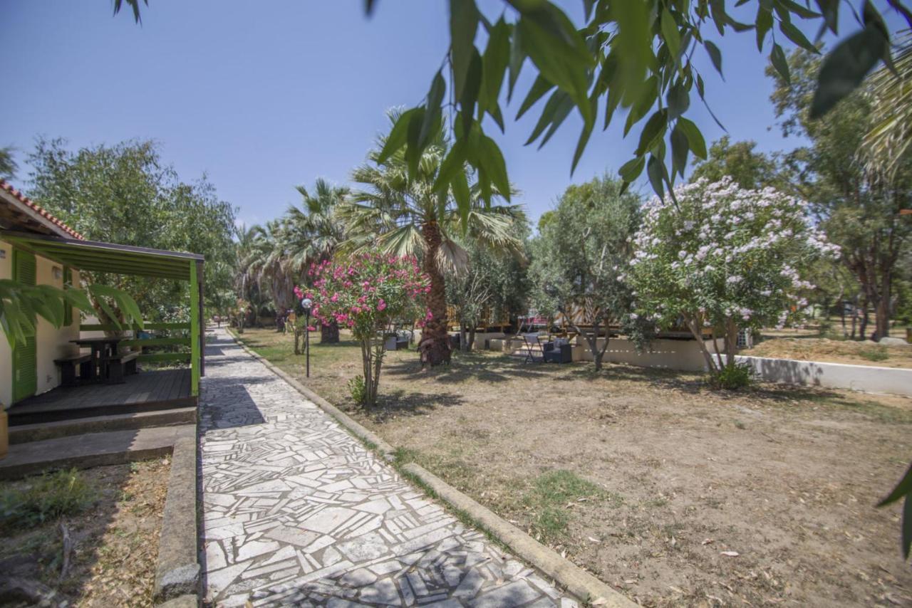 Campeggio Villaggio Sos Flores Tortolì Buitenkant foto